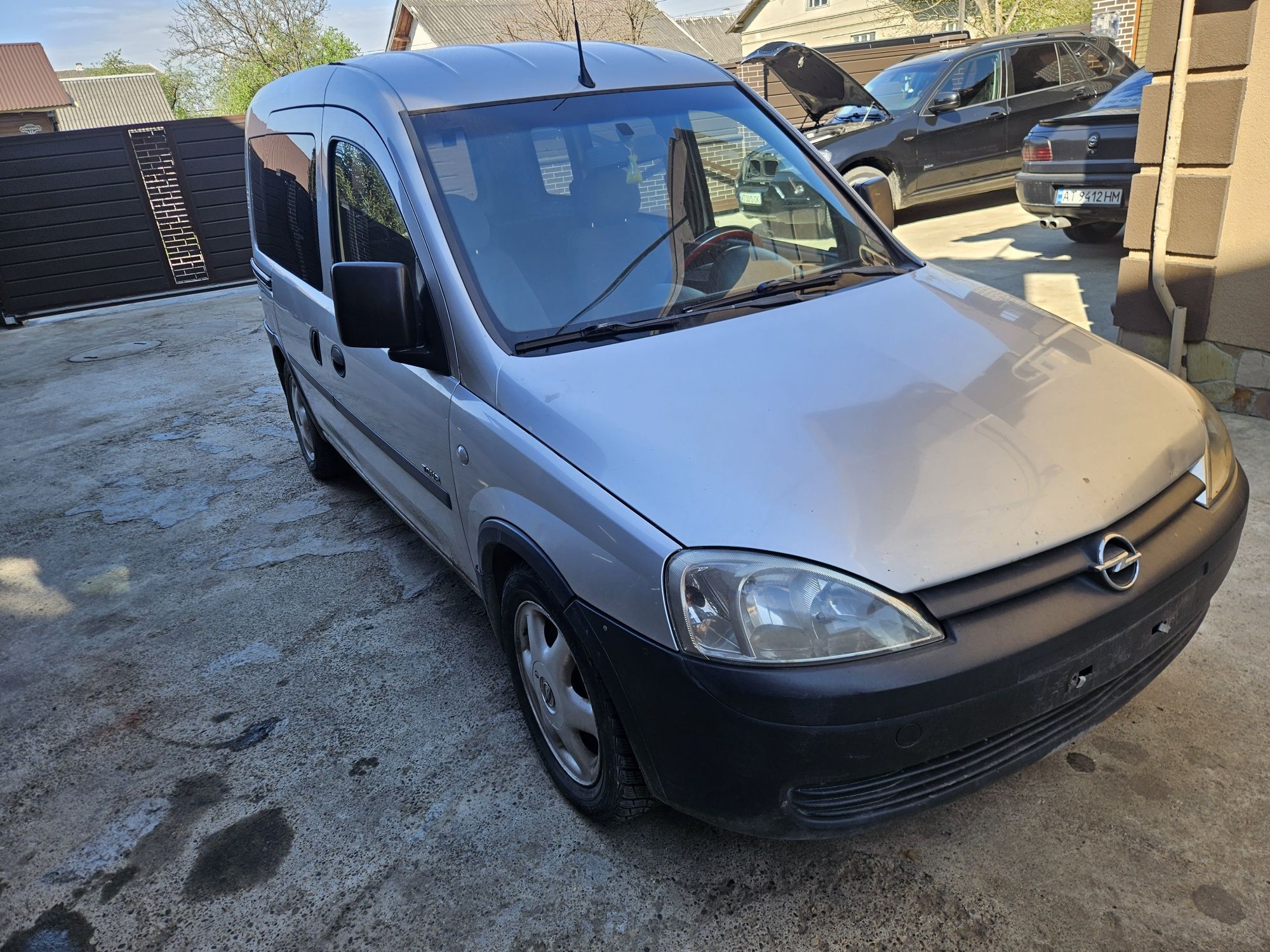 Розбирається Опель Комбо Ц Opel Combo C 1.6 бензин інжектор Z16SE