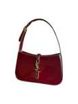 Torba SAINT LAURENT Le 5 à 7 patent leather hobo mini bag