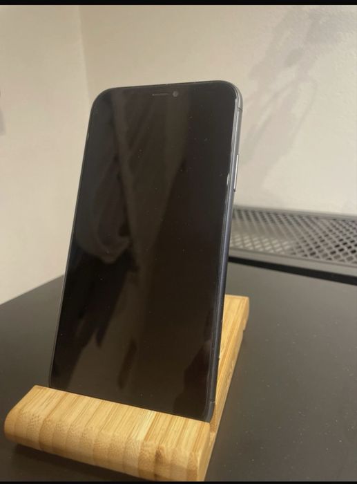 Iphone 11  64gb uszkodzony