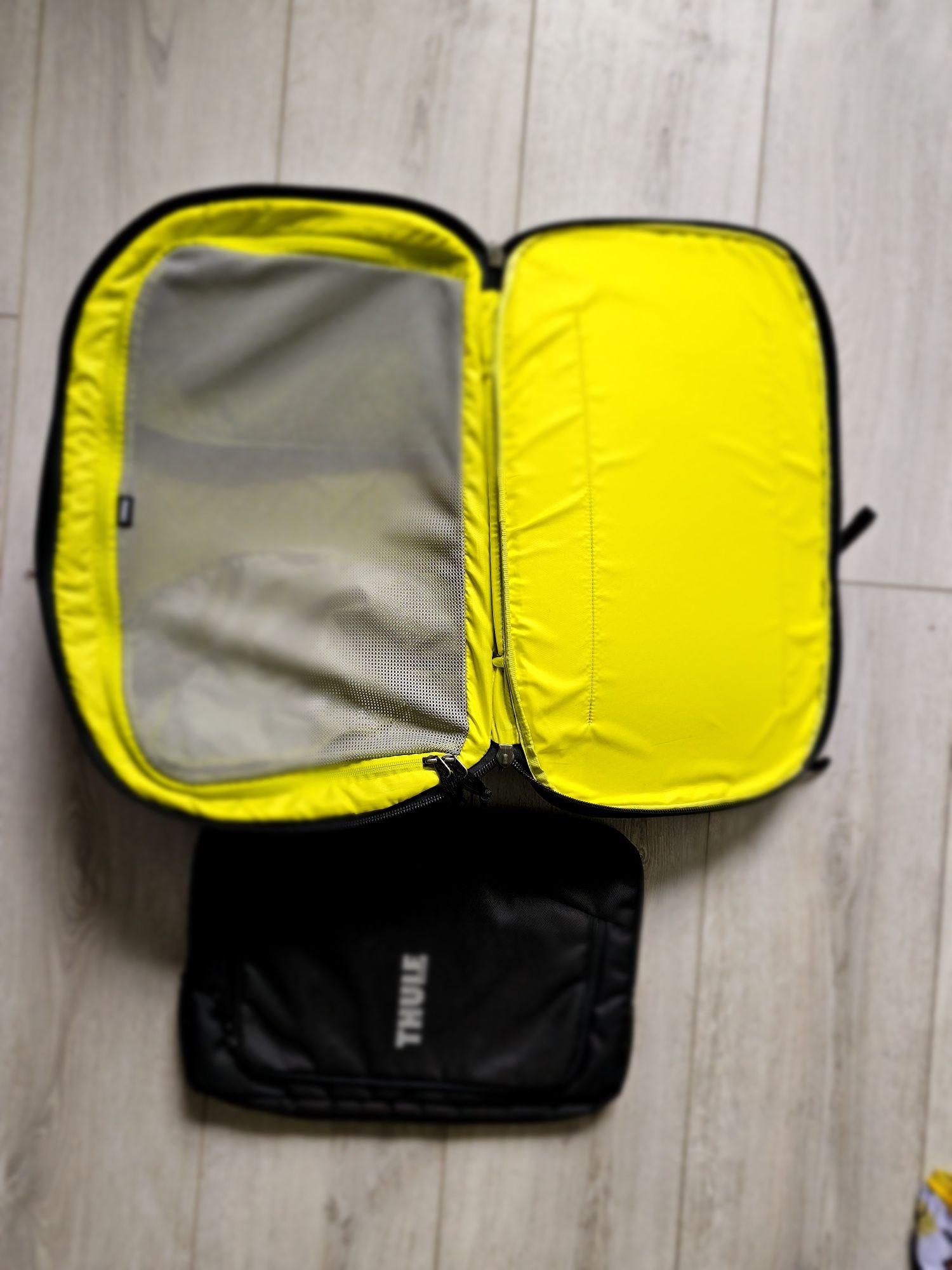 Thule Subterra 40l  carry on walizka torba  plecak laptop