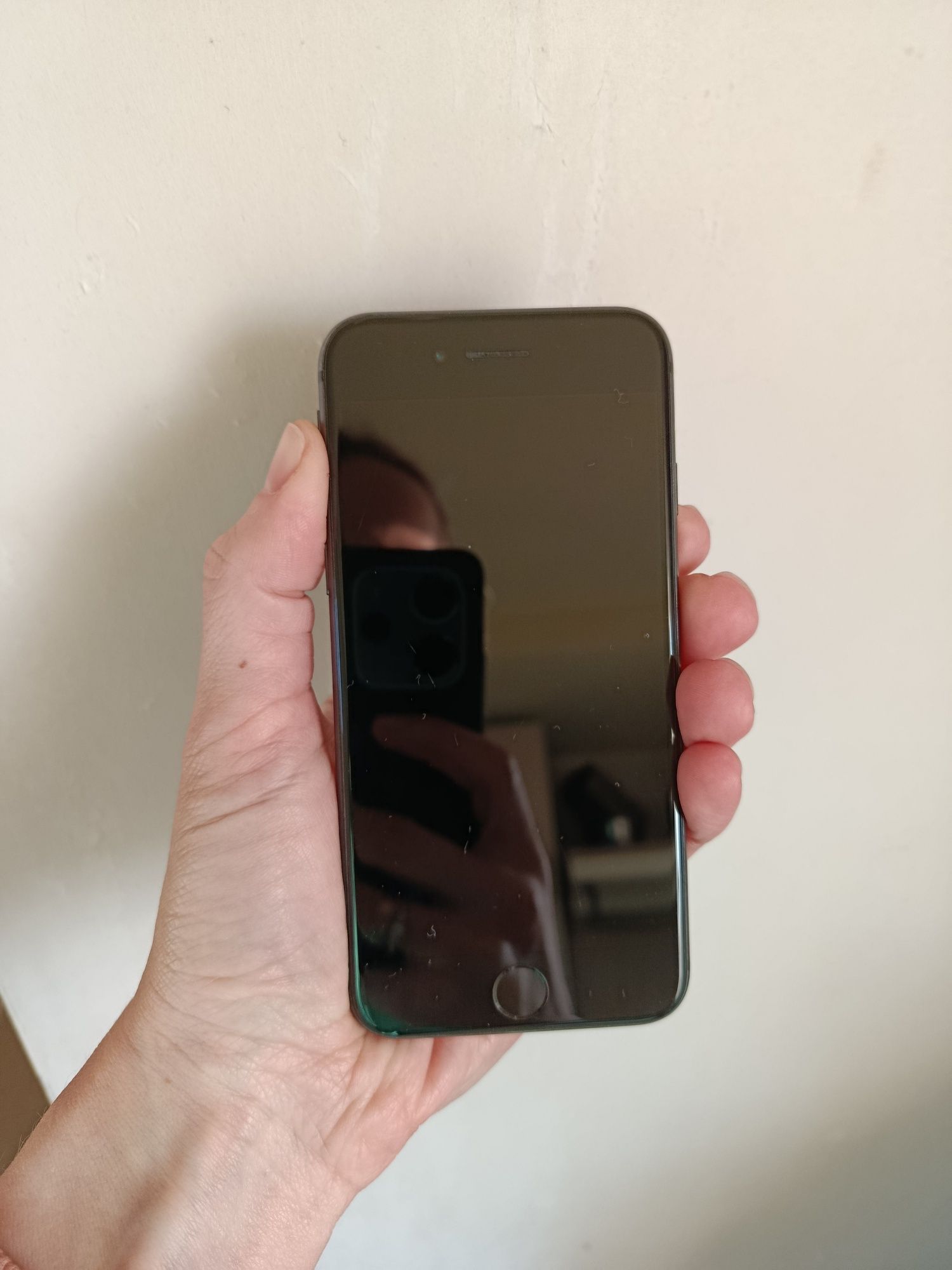 Телефон iPhone 8 r-sim