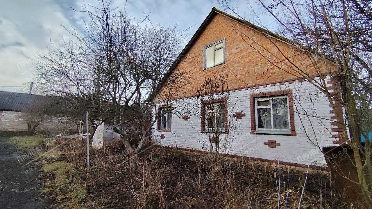 Будинок зі зручностями поруч з містом!