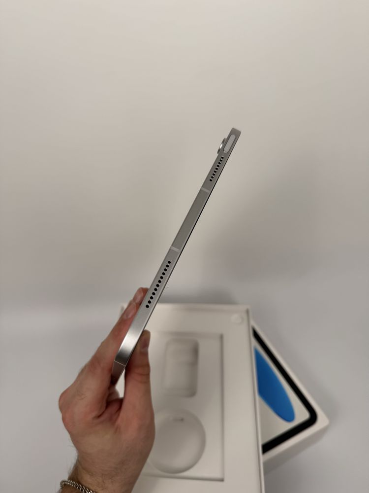 iPad 10th 64GB Silver Wi-Fi + LTE