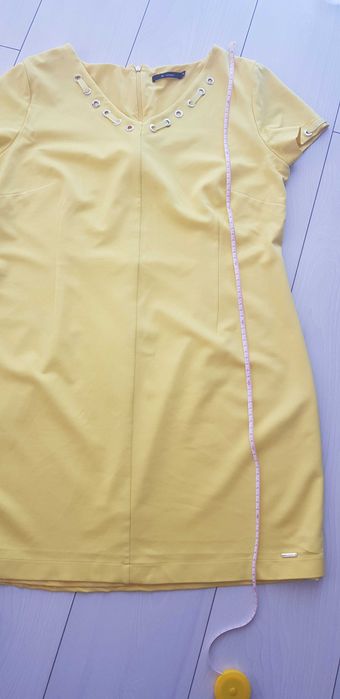 46 sukienka MONNARI 
ołówkowa