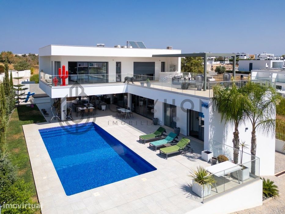 Moradia de luxo T3 com piscina aquecida