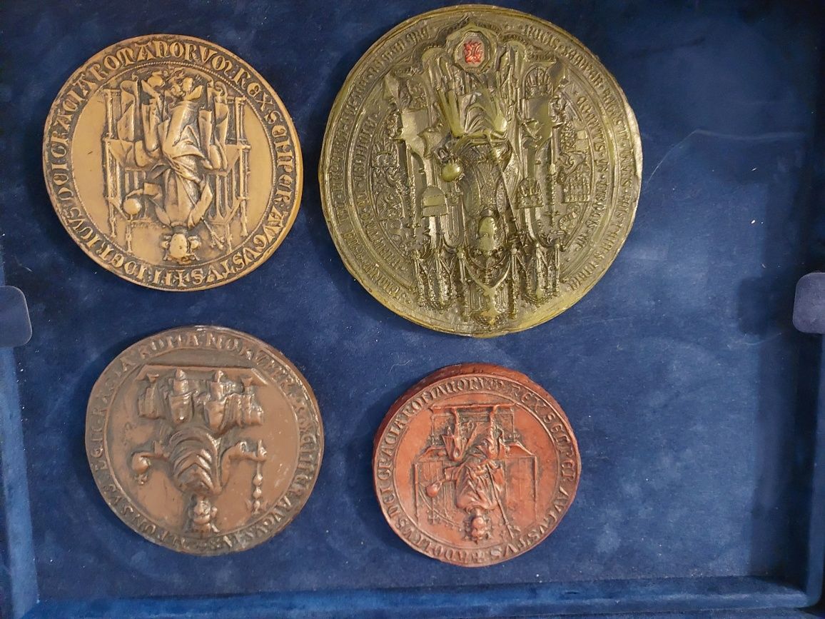 Coleção de réplicas de selos imperiais em resina