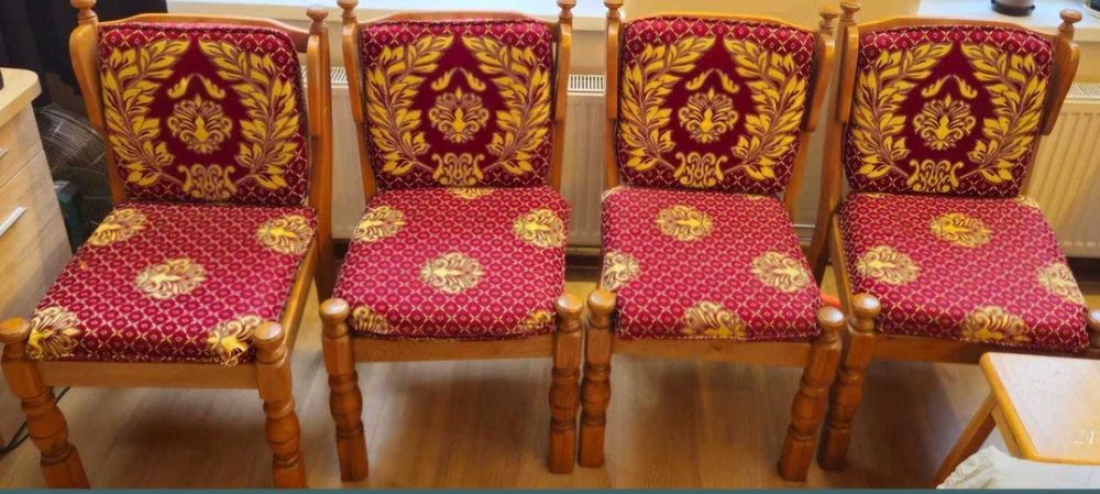 Solidne krzesła z  litego dtewna debowego