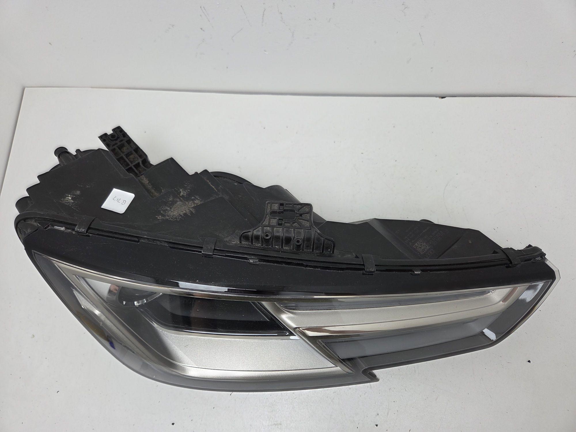 Фара права Audi A4 B9 2017-2019 Xenon USA