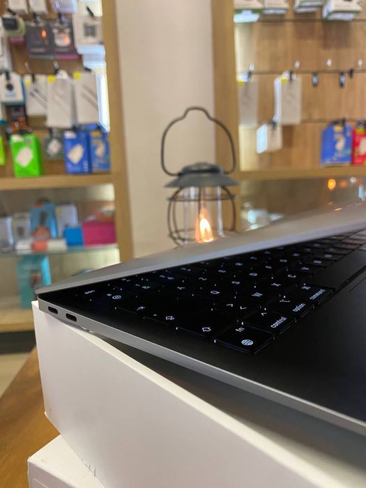 Ноутбук Apple MacBook Air 13" M1 8/256GB Space Gray (MGN63) 2020