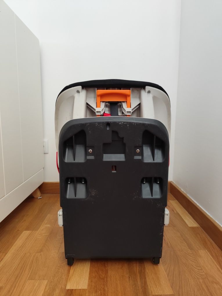 Cadeira de transporte automóvel com isofix Chicco