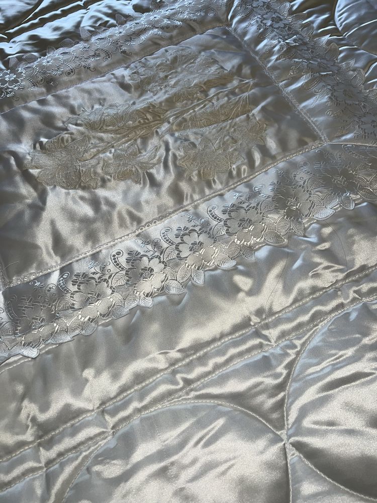 Conjunto de cama: Colcha e almofadas