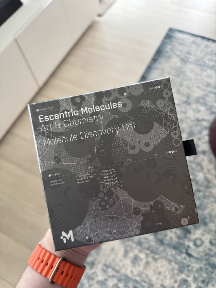 Eccentric Molecule Discovery Set