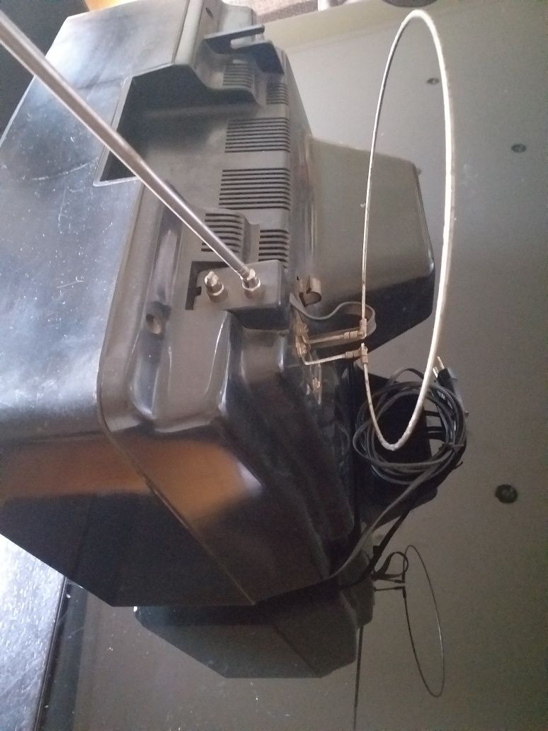 Televisão a preto e branco, ORIOM