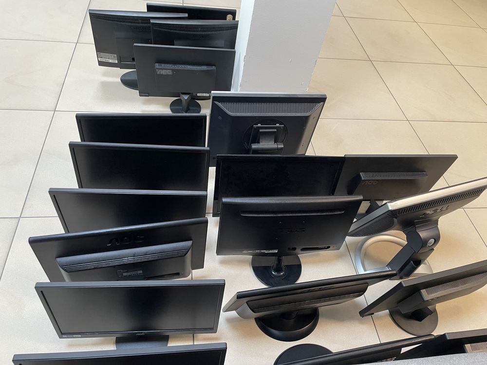 Monitory 14szt 19’ AOC, Samsung LCD używane
