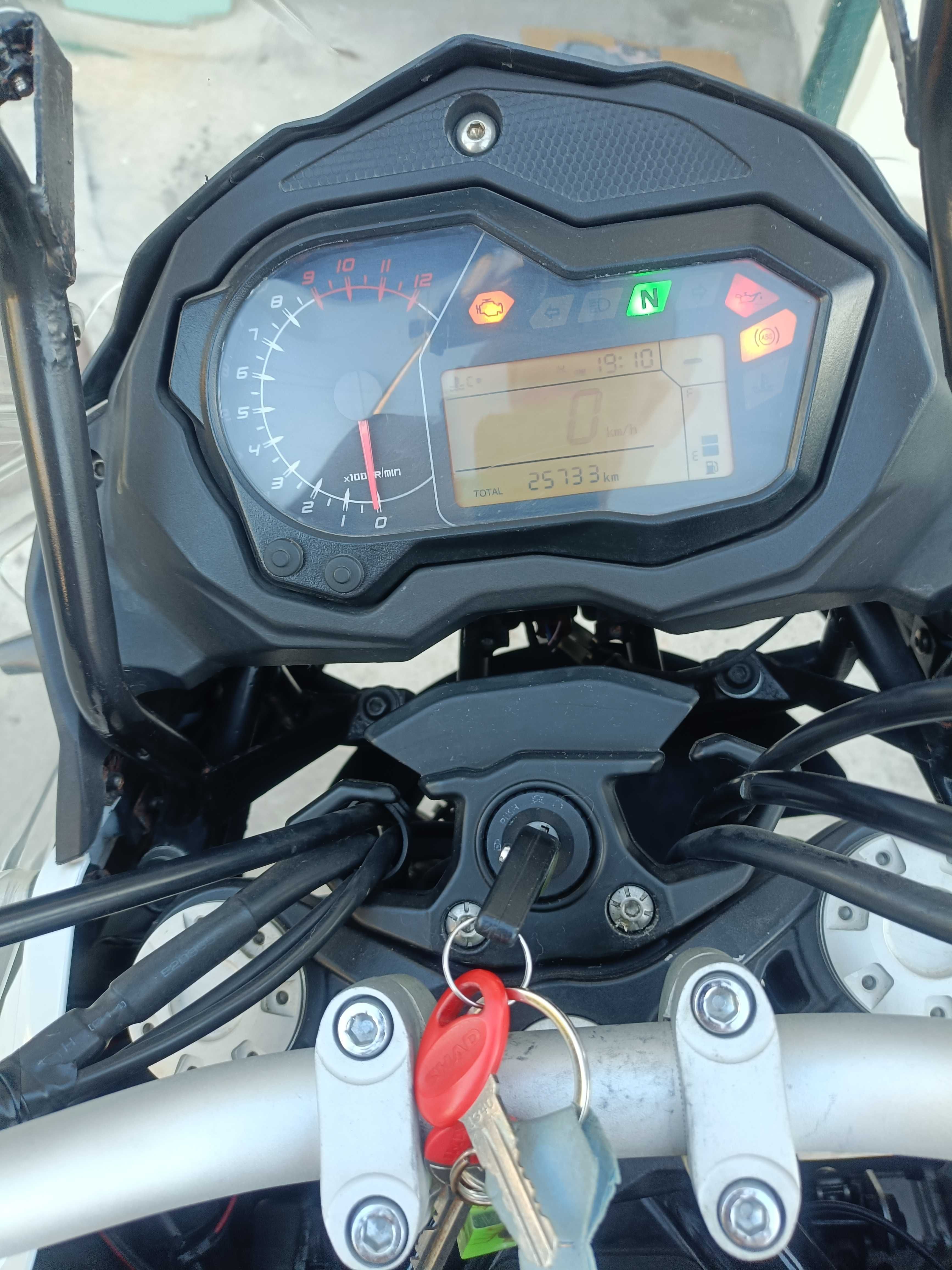 Benelli trk em excelente estado