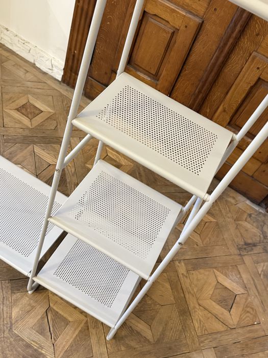 Jysk стелаж стійка для одягу RAVNKILDE 4 полиці світло-пісочний