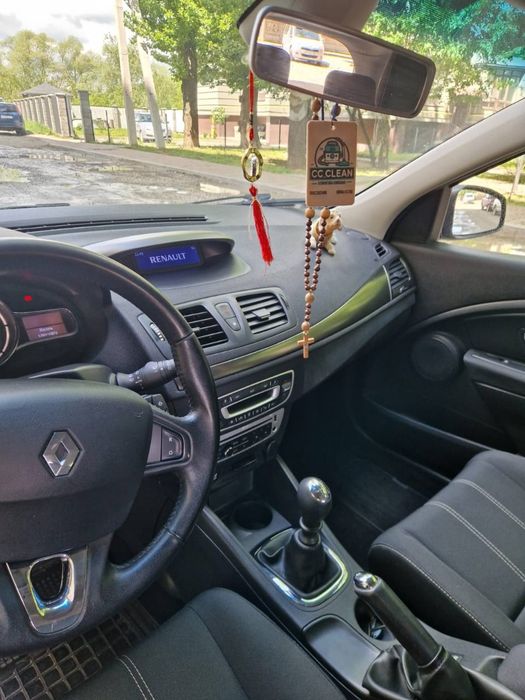 Рено меган універсал