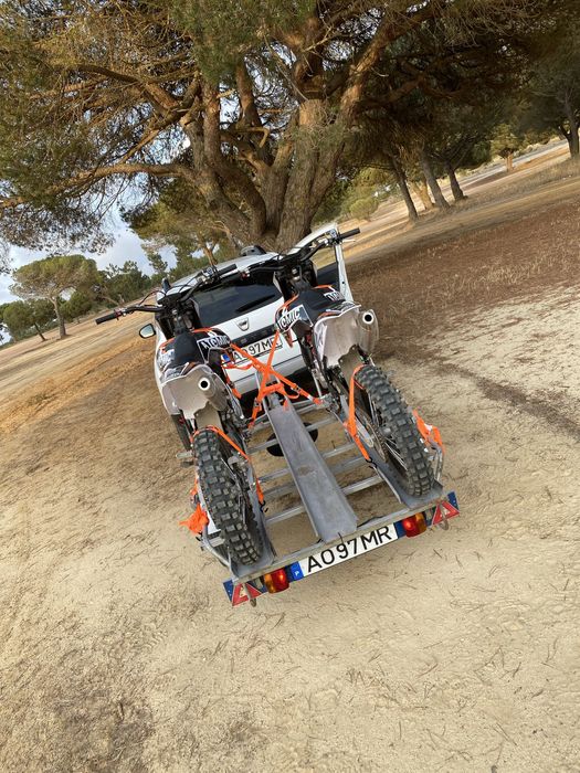 Atrelado para 3 motas.