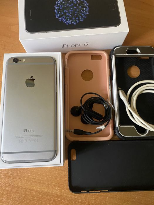 Мобільний телефон Айфон 6 32 ГБ