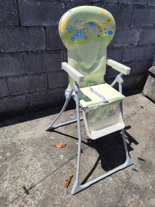 Vendo cadeira de refeição para criança