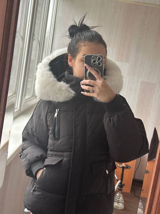 Жіноча зимна куртка