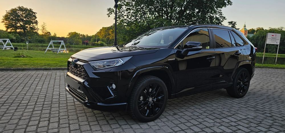 Toyota RAV4 Toyota RAV4 2.5 Hybrid Black Edition by JBL 4x4