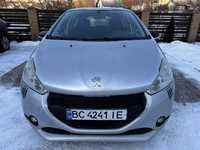 Peugeot/Пежо 208 1.4 2012