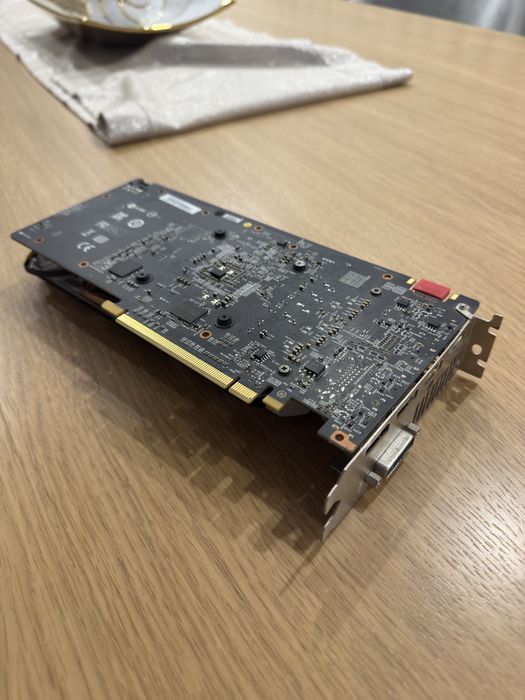 Place Grafica GeForce GTX 960 2GD5T Armor