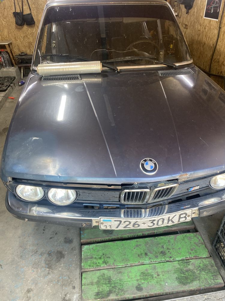 Разборка bmw e30 е30 e28 e34 е28 е34 много запчастей запчасти е30 e30