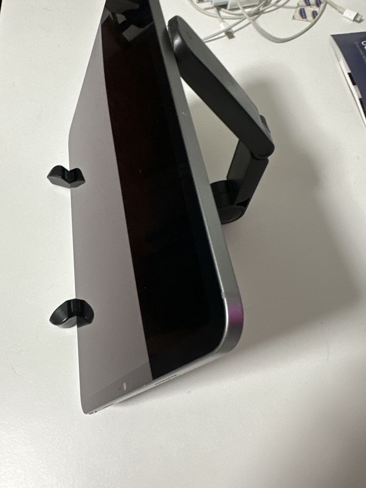 IPAD Pro 11 + Keyboard (Wi-fi + tlm) - 256 Gbs