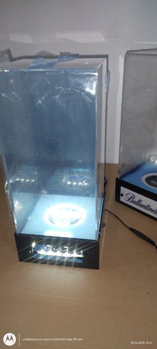 Podświetlana gablota na butelkę - nowa