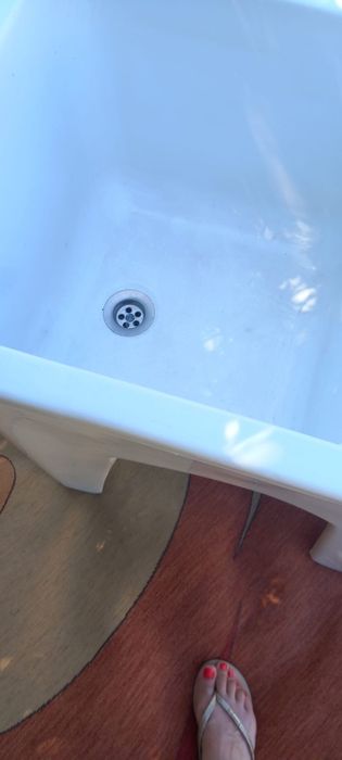 Tanque em resina branco