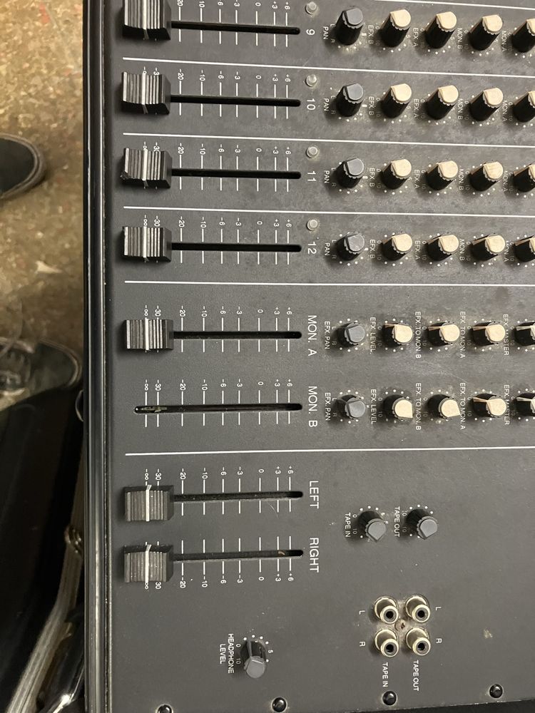 mesa mistura Peavey Unity 2000 SM analogica