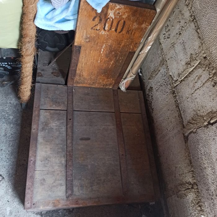 Stara zabytkowa waga