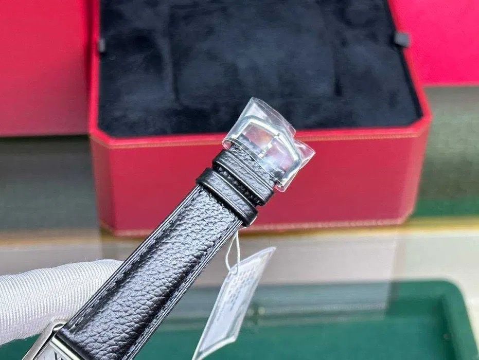 Cartier Tank Preto
