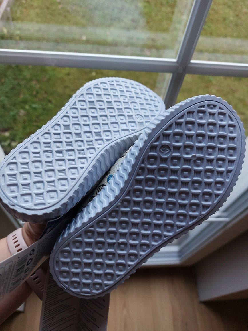 Nowe buty na rzep rozmiar 27