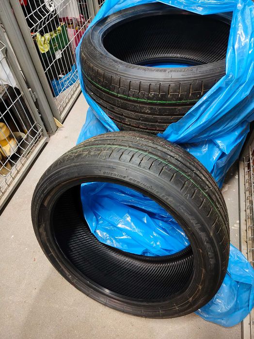 Komptet nowych opony Falken ZIEX ZE914B 225/40/ R18 z 2025 r