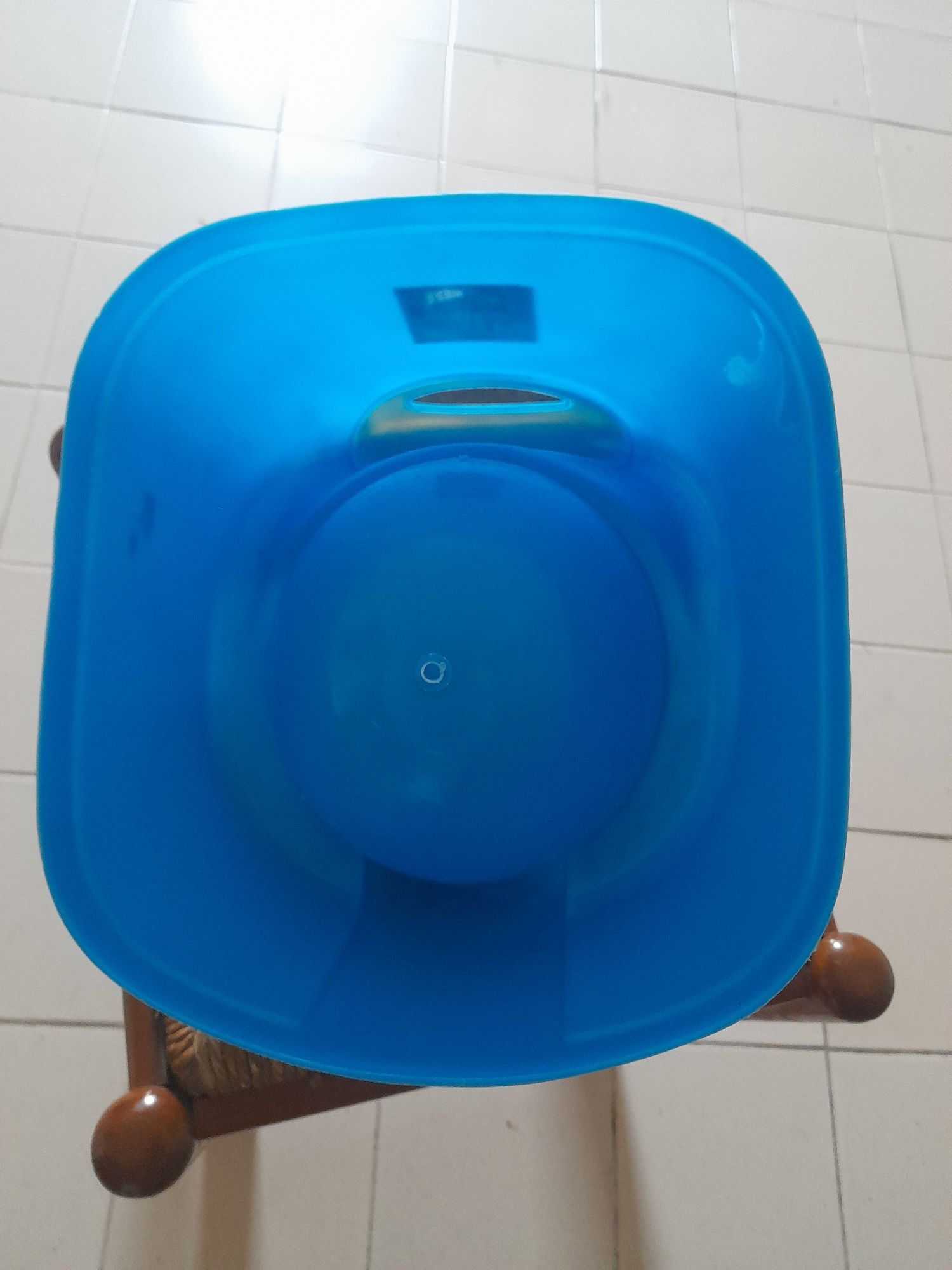 Penico azul e amarelo de menino.