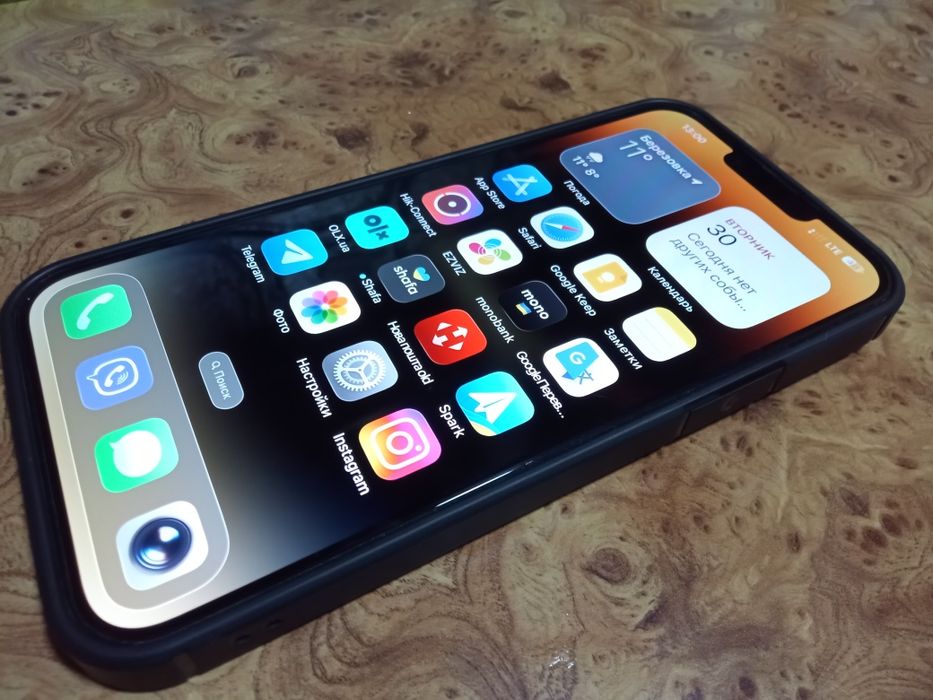 iPhone 13 pro max 128GB. Плюс apple watch 5