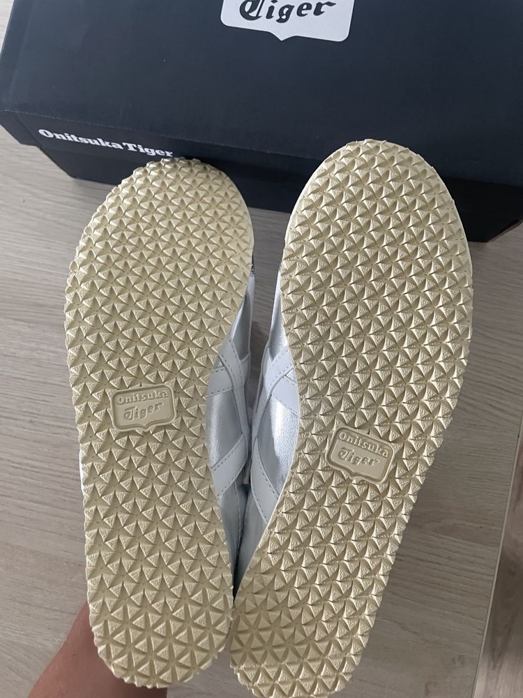 asics tiger onitsuka mexico 66