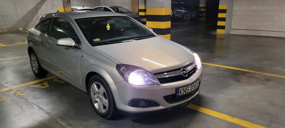 Opel astra h gtc 1.8 140 SPORT  bezwypadkowy