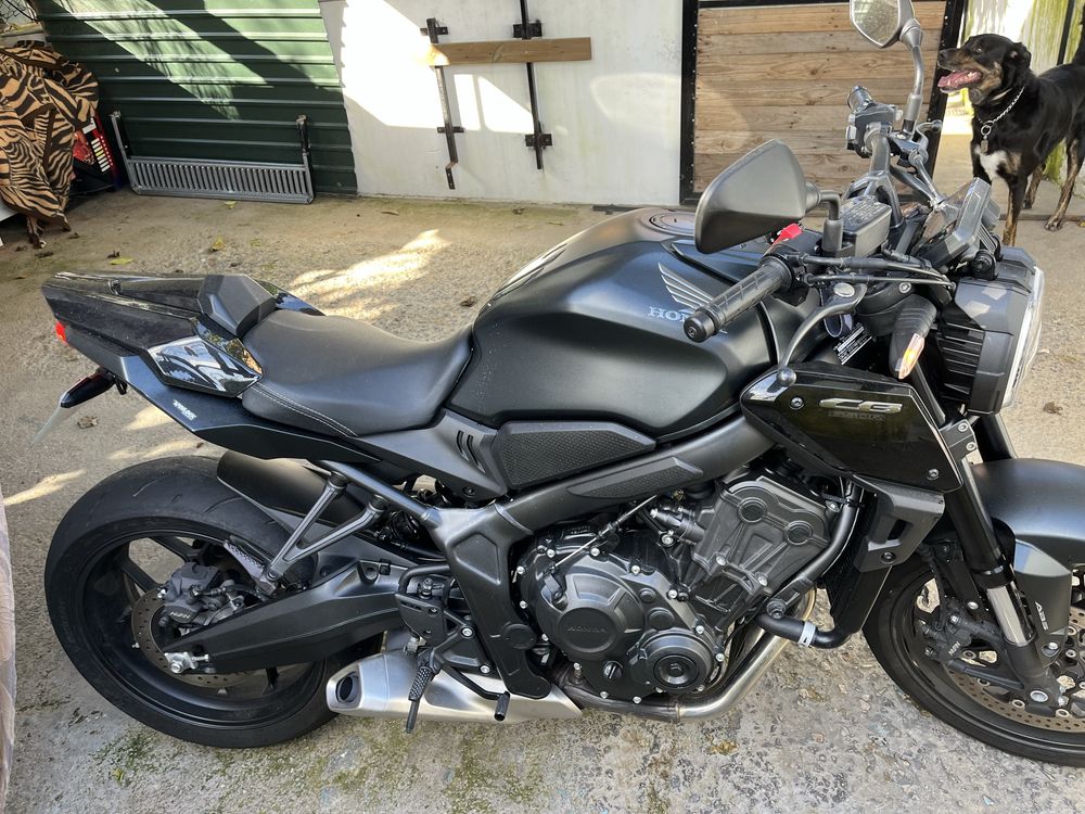 Moto honda Cb650RA modelo (Racer Cafe)