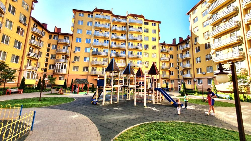 ПРОДАЄТЬСЯ об'ємна 5 кімнатна трирівнева квартира в ЖК Сакура /Ужгород
