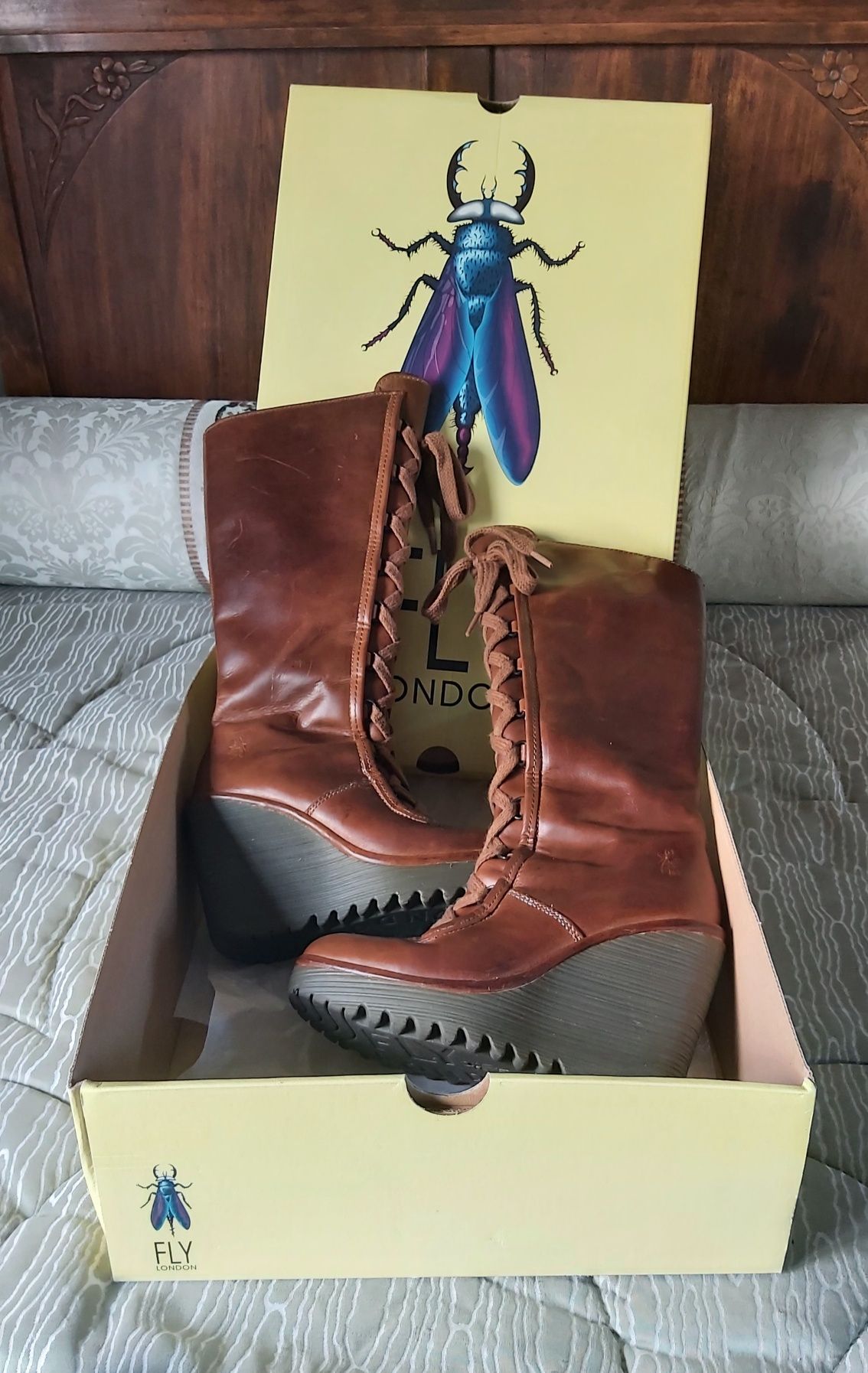 Botas em pele, Fly London