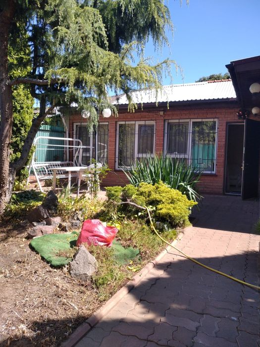 Компактный домик у моря на 12 фонтана. Колператив.