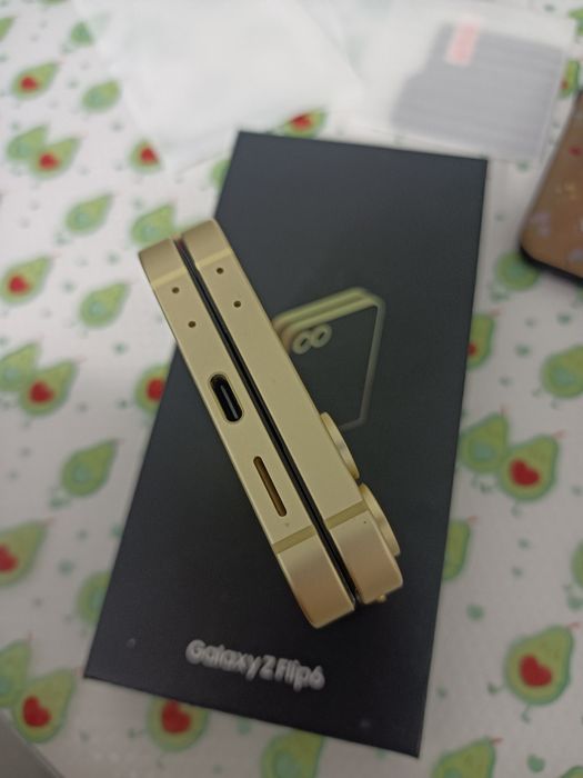 Samsung z flip 6 żółty