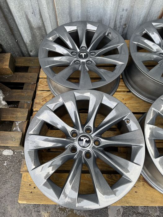 Диски 5/120r19 tesla model s turbine original