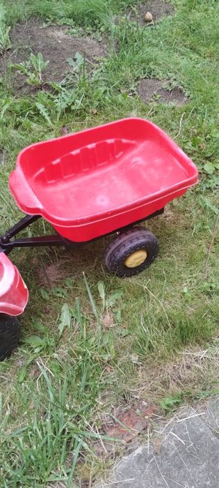 Duży jeep samochód na pedały