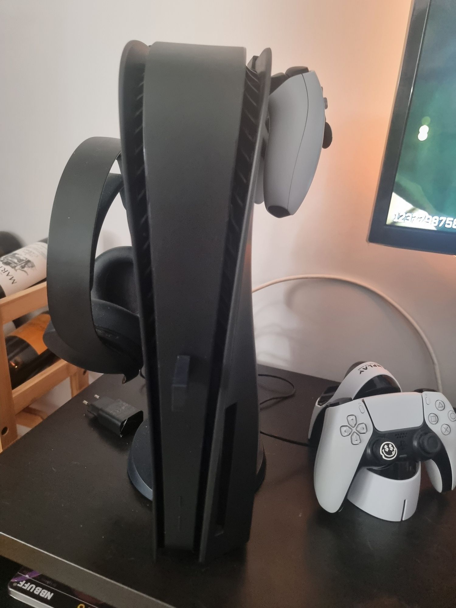 Ps5 1tb com 2 comandos e fones