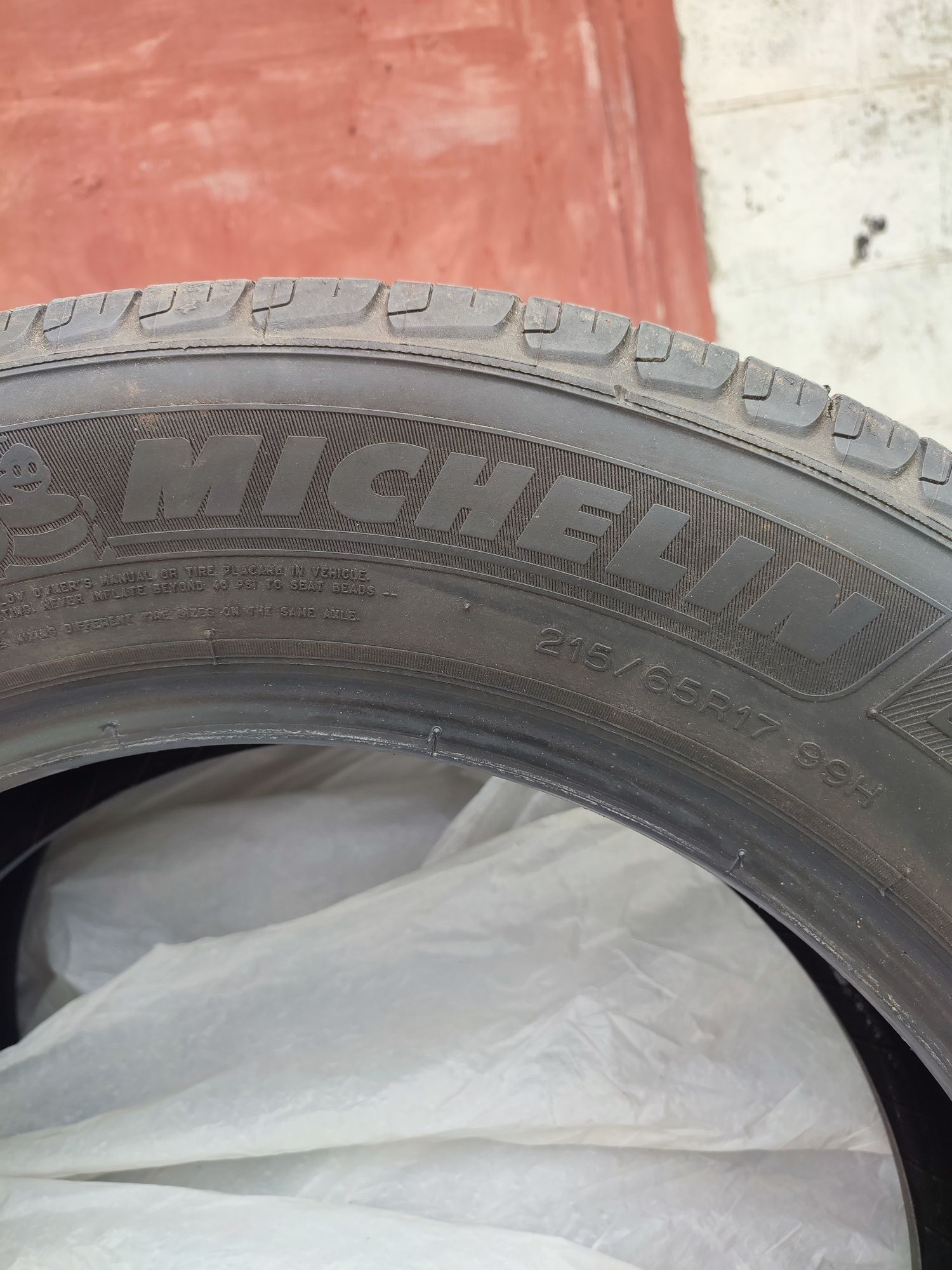 Резина Michelin 215/65/17 22 року